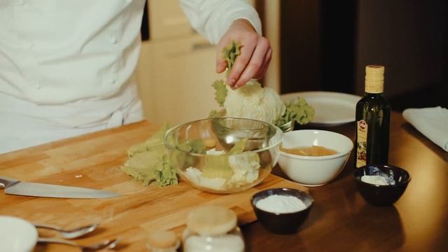 САЛАТ С КУРИЦЕЙ И МАНГО // ЕВГЕНИЙ САХНОВ // ЗВЕЗДНЫЕ РЕЦЕПТЫ смотреть онлайн