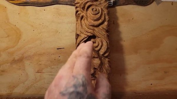 Showing the foredom Sr series with the industrial flex shaft & Dremel carving.