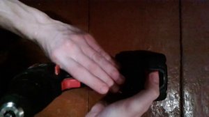 Видео: Как снять аккумулятор шуруповерта?