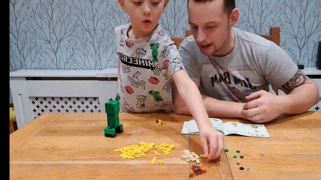 Lego Minecraft Bigfig Creeper & Ocelot build and Pretend play with Cody смотреть онлайн