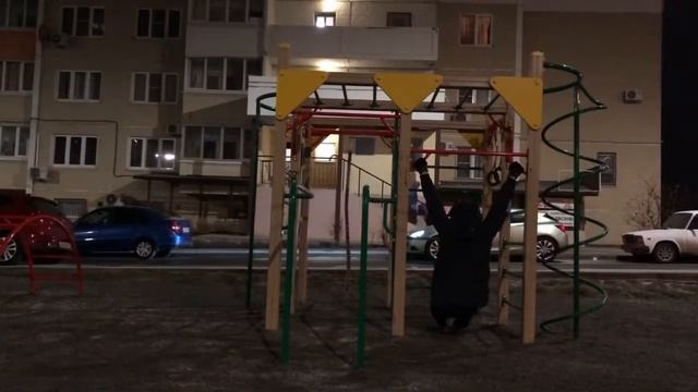 50 дней отжиманий на брусьях. День 24 смотреть онлайн