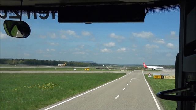 Planespotter Bus Tour at Zurich airport смотреть онлайн