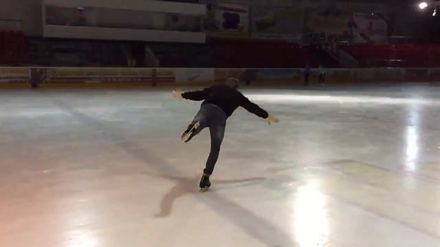 Maxi MaxiDanceSchool - веселое видео на катке смотреть онлайн