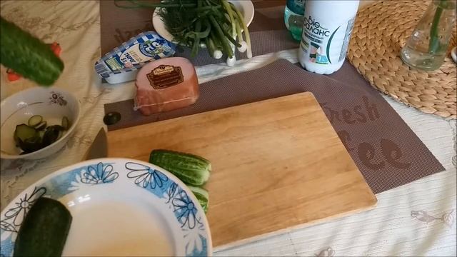 Окрошка на кефире с минералкой.Готовлю на скорую руку. смотреть онлайн