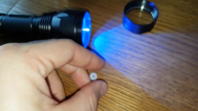 Фонарик Vastfire на синем светодиоде blue light flashlight смотреть онлайн