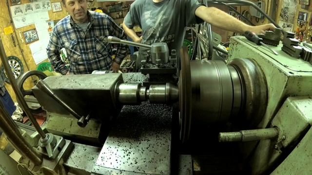 Проточка маховика или первая деталь на токарном станке 16Б16. смотреть онлайн
