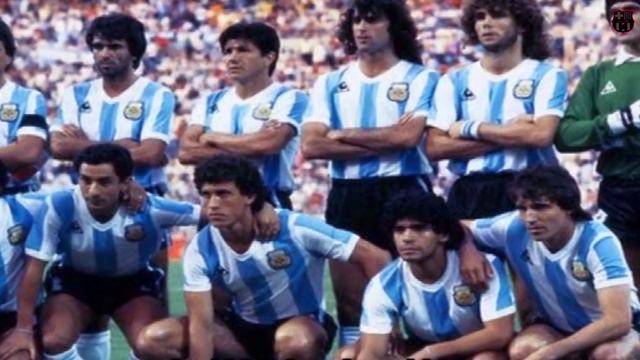 МАРАДОНА - НЕ ЛЕГЕНДА АРГЕНТИНЫ, А ПРОСТО ФРИК? МАРАДОНА ИМЕЕТ ПРАВО УНИЖАТЬ МЕССИ, ВЕДЬ ОН ЛУЧШЕ? смотреть онлайн