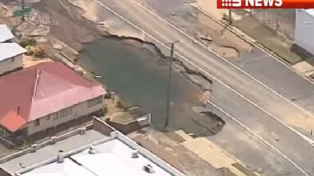 Австралия:Вода отступает в Bundaberg. смотреть онлайн