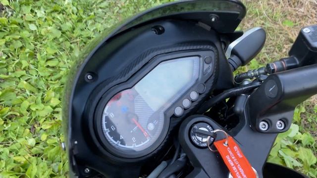 Как заблокировать руль на мотоцикле Bajaj Pulsar 180 смотреть онлайн