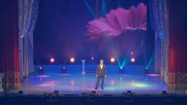 Песня "Скажите девушки подружке вашей..."