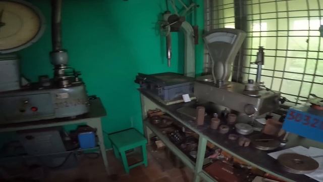 Заброшенная лаборатория военного завода смотреть онлайн