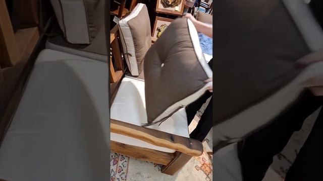 Диван из дубовых слэбов с подушками из ткани с 4 вариантами использования, не боится влаги смотреть онлайн