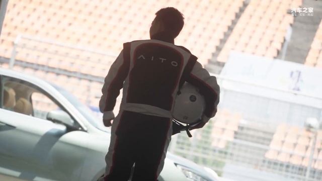 对话华为余承东——手机的成功能在AITO问界M5复制吗？ смотреть онлайн