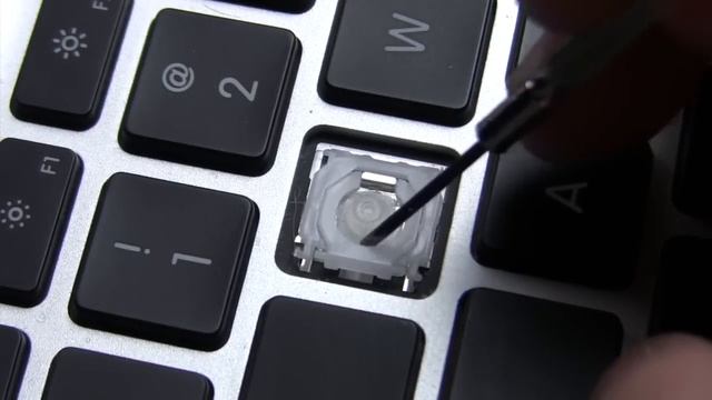 How To: Replace or Clean your MacBook, MacBook Pro, or MacBook Air Keyboard Keys смотреть онлайн