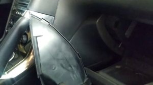 Замена фильтра салона Peugeot 3008 2011 год