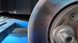 Peugeot 107. замена тормозных колодок.