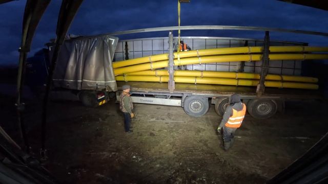 До финиша неделя,а у нас то экскаватор в траншее,то фура на боку#excavator #work #работа #инцеденты смотреть онлайн