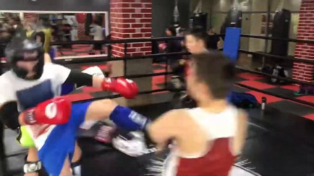 Саша Леонов Тайский Бокс клуб С.С.С.Р. смотреть онлайн