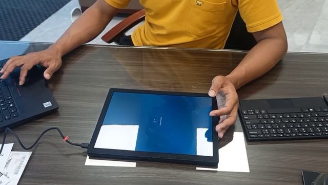 UNBOXING LAPTOP LIPAT PERTAMA DIDUNIA (LENOVO X1 FOLD) смотреть онлайн