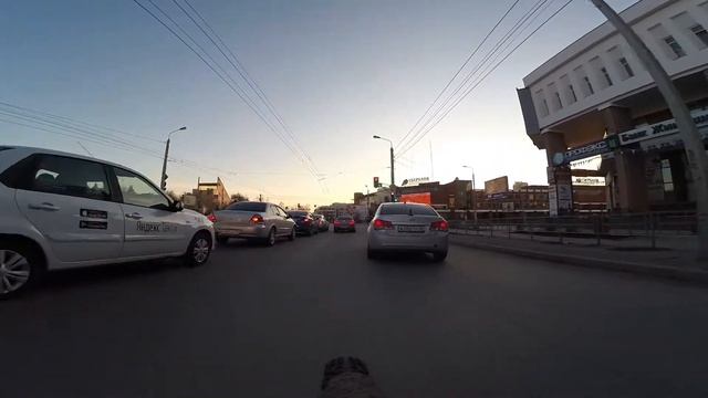 Когда очень хочется перестроится ))) г.Омск Город глазами велосипедиста #149 смотреть онлайн