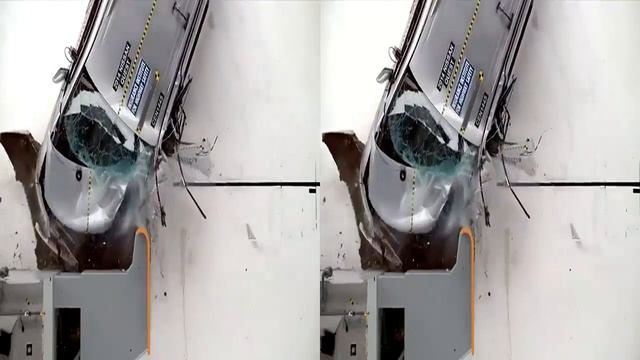 2014 Nissan Quest IIHS Crash Test [3D] смотреть онлайн