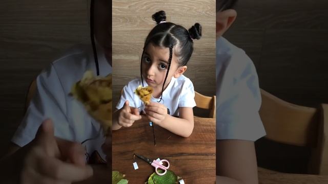 Создаём из листьев красивую розу.#Поделки из листьев.Цветок из листьев. смотреть онлайн