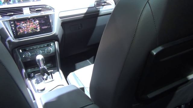 Volkswagen Tiguan Allspace R-Line 2.0 TDI 240 hp 4MOTION (2018) Exterior and Interior смотреть онлайн