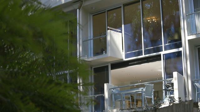 Step Straight On To Little Cove Beach - 3/2 Pandanus Street, Little Cove смотреть онлайн