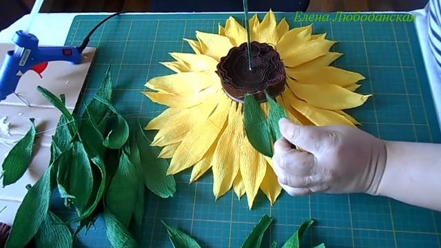 Сrepe paper flowers (подсолнухи из гофрированной бумаги) смотреть онлайн