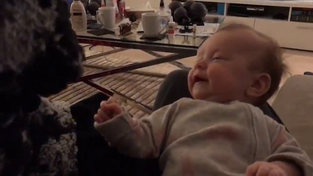 Анджелиночка смеется - 3 месяца смотреть онлайн