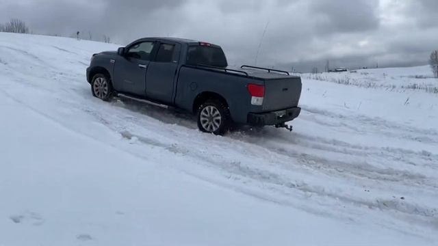 Тойота тундра въезд в гору смотреть онлайн