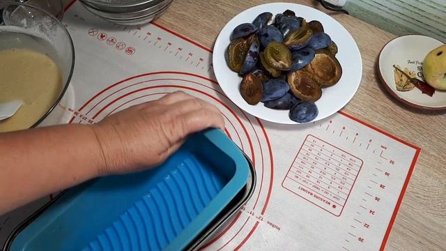 БЫСТРЫЙ СЛИВОВЫЙ ПИРОГ БЕЗ ВЫМЕШИВАНИЯ