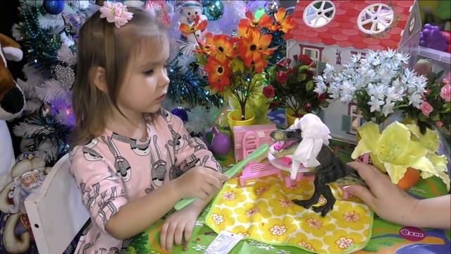 Мультик с игрушками.😍 Учимся чистить зубки с мамой и спасаем вредного динозавра смотреть онлайн