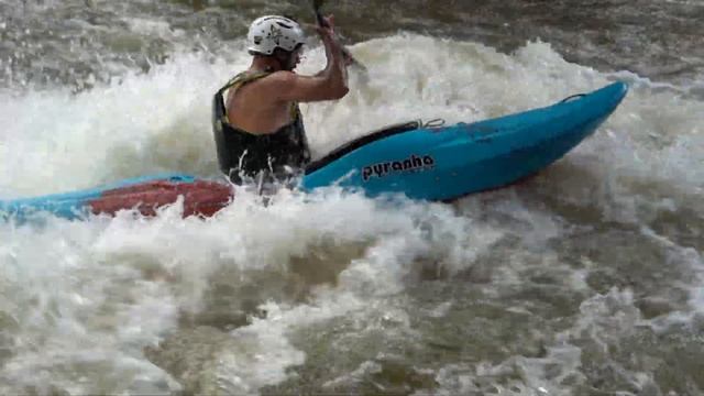 Pyrahna Scorch X - my first laps in a new boat смотреть онлайн