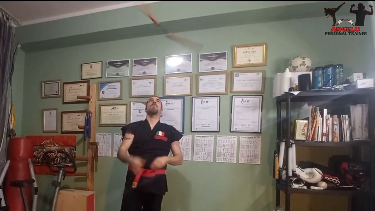 Nunchaku lezione n°21: AERIALS ?? ПОДБРАСЫВАТЬ В ВОЗДУХ.mp4 смотреть онлайн