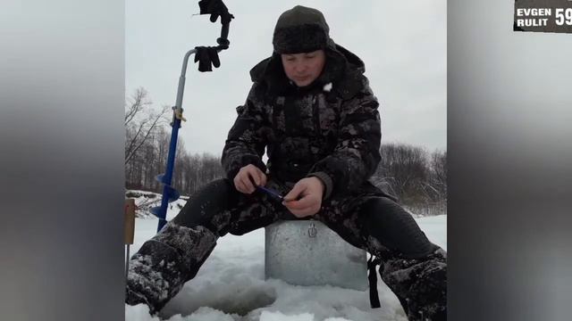 Провожаем старый 2021год на зимней рыбалке! С уловом? р.Лысьва Пермский край. смотреть онлайн