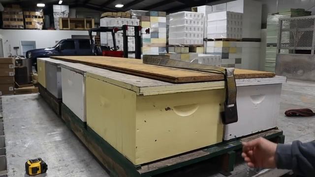 Промышленный поддон для ульев - Размеры, клипсы и закрепление ульев в кузове смотреть онлайн