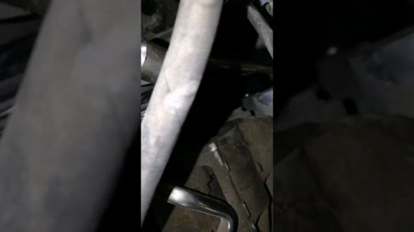 Замена ремня агрегатов рено дастер, без снятия подушки двигателя.