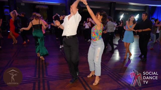 Dio Panagiotatos & Sophia Safran - Salsa Social Dancing | Back 2 Mambo @ Prague 2022 смотреть онлайн