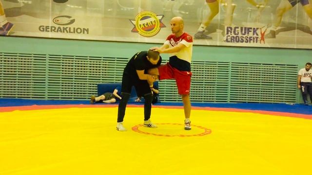 Защита против захвата за ноги. Шамиль Османов смотреть онлайн