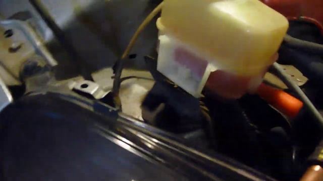 Замена масла ГУРа celica часть1.MOV смотреть онлайн