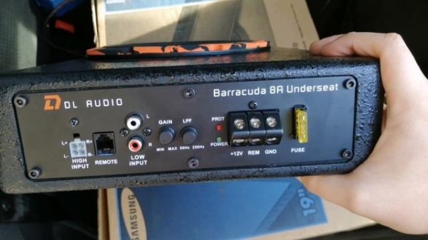 Распаковка и подключение автомобильного активного сабвуфера Dl Audio Barracuda 8A Underseat
