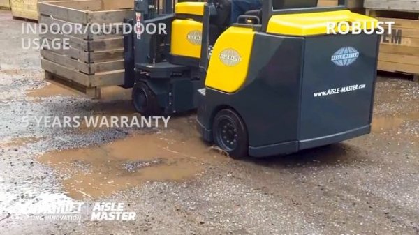 Combilift - Aisle Master - Articulated Narrow Aisle forklift trucks