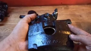 Volkswagen Polo Ремонт тормозных суппортов.Замена тормозных дисков, колодок.Замена ТЖ под давлением