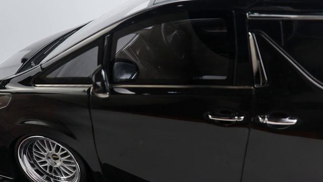 Ignition Model 1/18 Toyota Alphard (H30W) Executive Lounge S Black (IG2429) resin car model смотреть онлайн