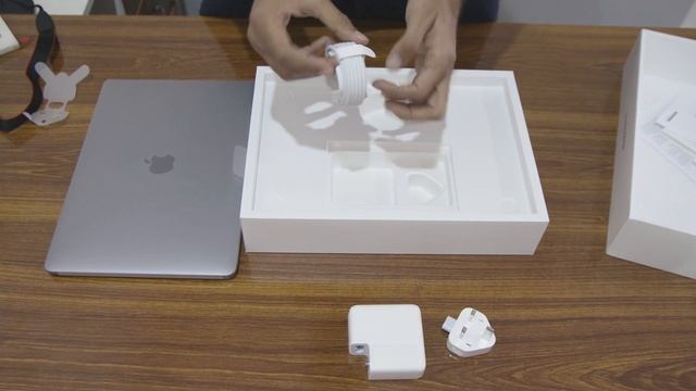 Apple MacBook Pro 2020 M1 Unboxing and Price in Pakistan смотреть онлайн