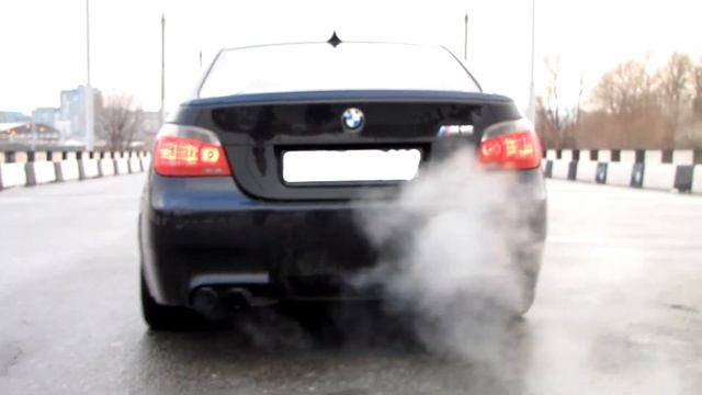 BMW M5 E60 - Akrapovic Sound смотреть онлайн
