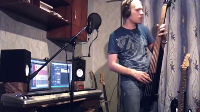 Jamming Chameleon on Dean Pace Bass смотреть онлайн
