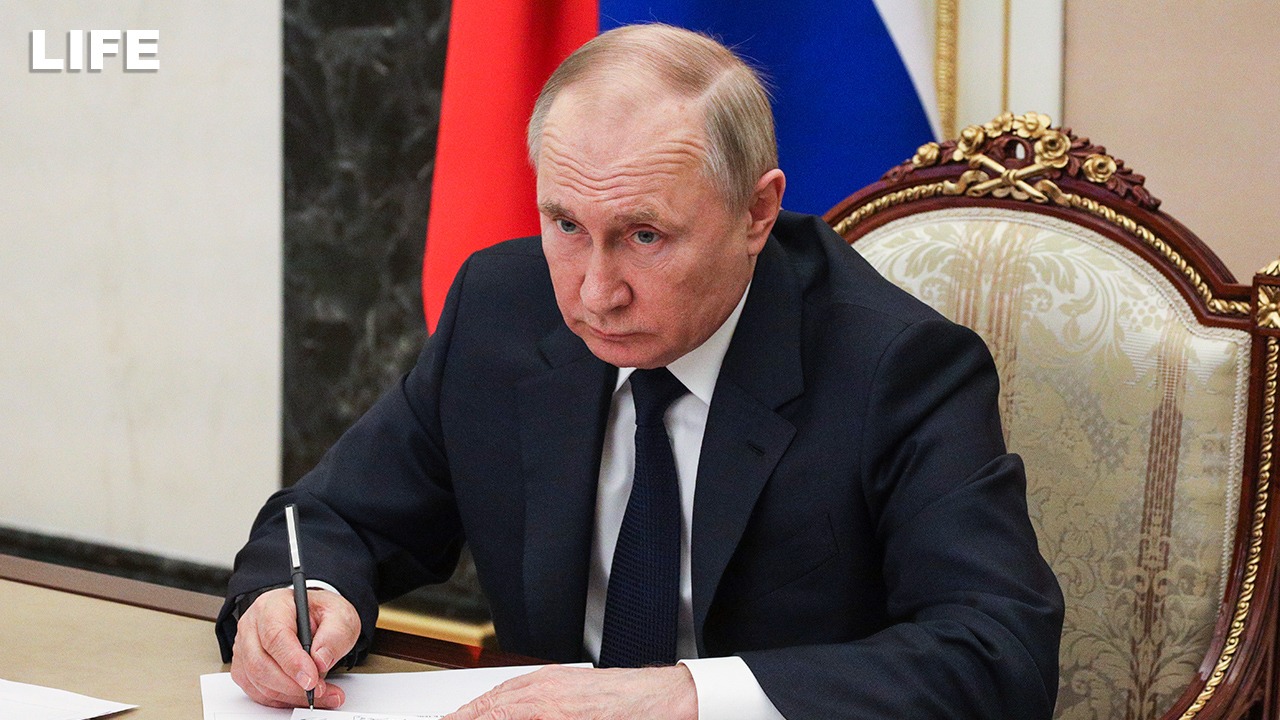 Президент России проводит совещание по экономическим вопросам