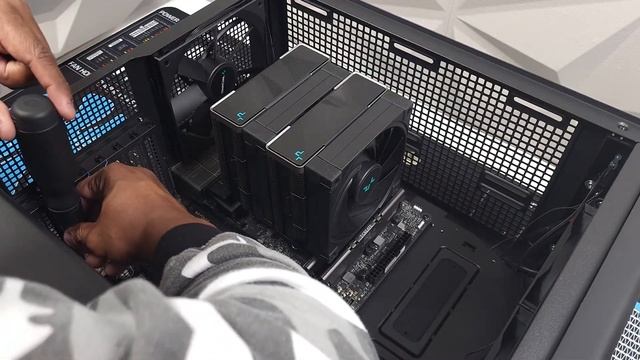 All Black All Intel Build 12600K & Arc A770 LE смотреть онлайн